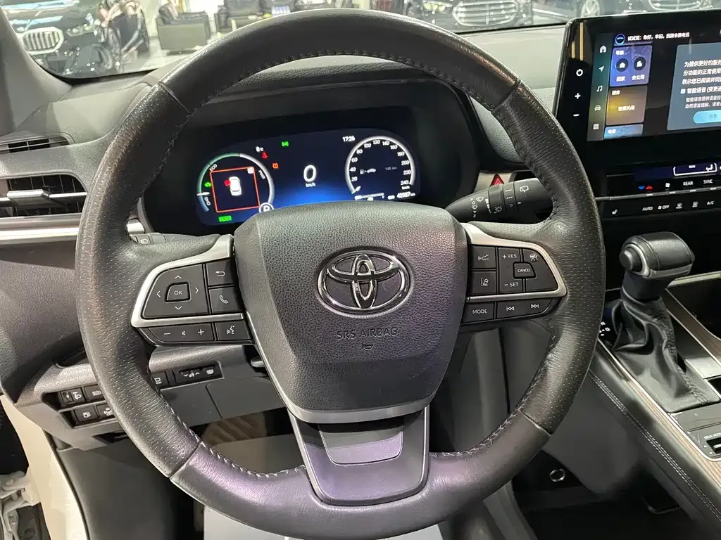Toyota Granvia 2024 из CN, фото 10