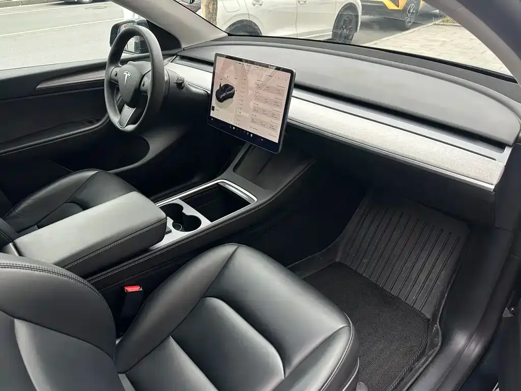 Tesla Model Y 2024 из CN, фото 2