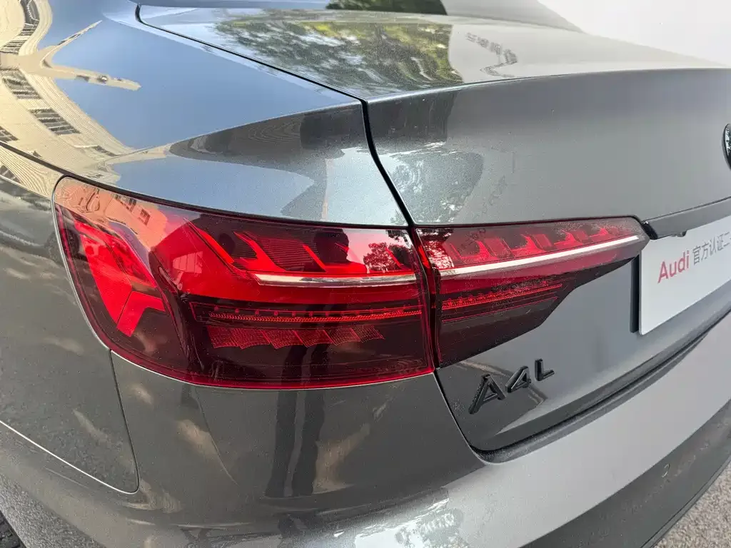 Audi A4L 2021 из CN, фото 8
