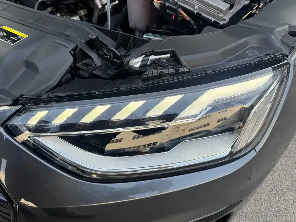 Audi A4L 2021 из CN, фото 4