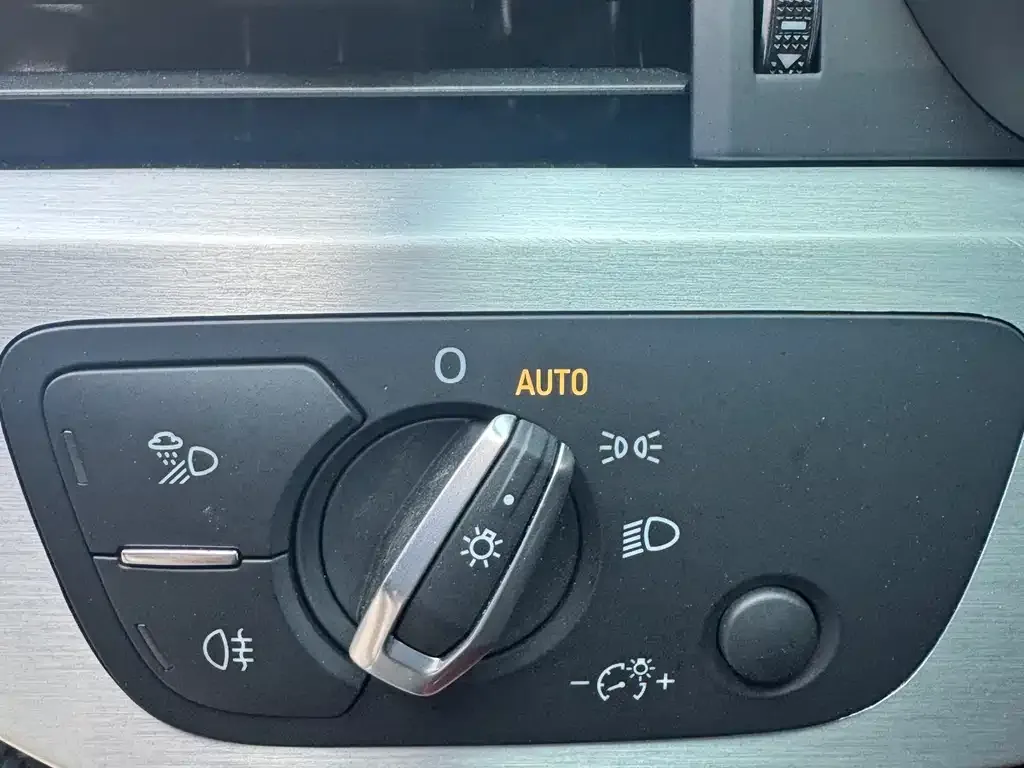Audi A4L 2021 из CN, фото 5