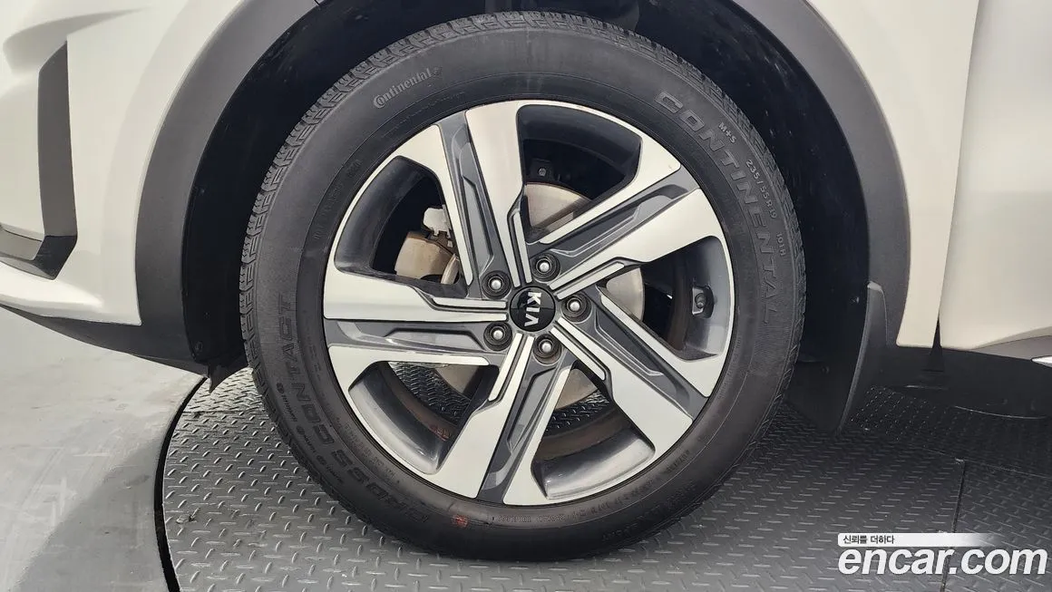 Kia Sorento — фото 7