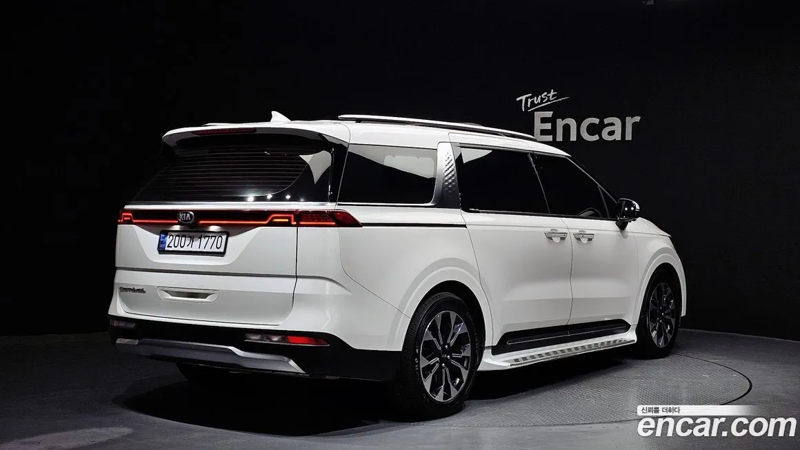 Kia Carnival — фото 2