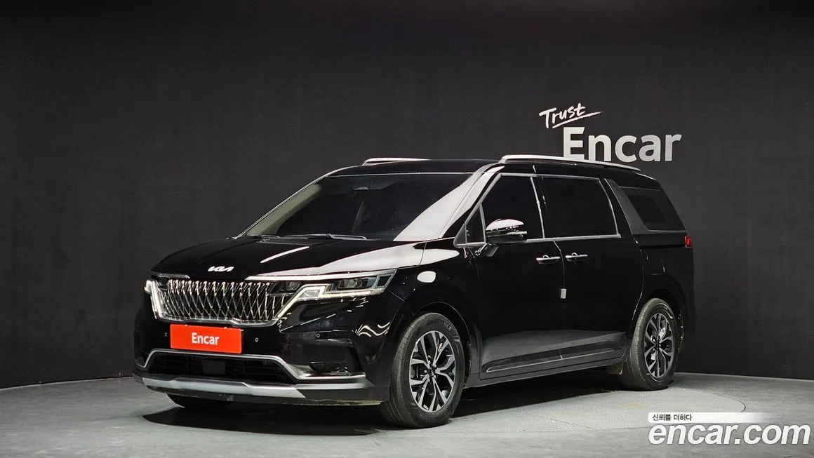 Kia Carnival — фото 1