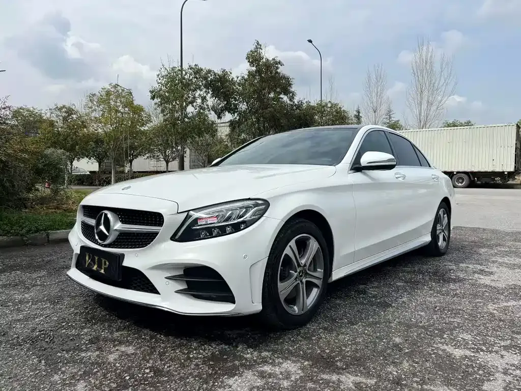 Mercedes-Benz C-Class — фото 1