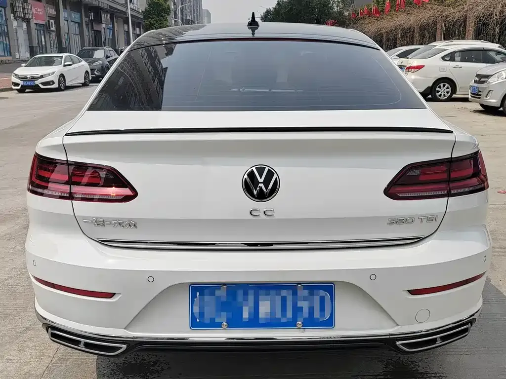 Volkswagen CC 2024 из CN, фото 4