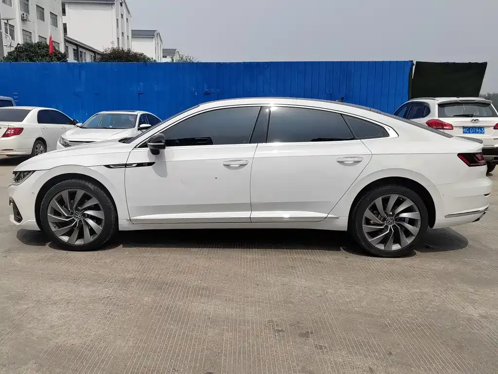 Volkswagen CC 2024 из CN, фото 10