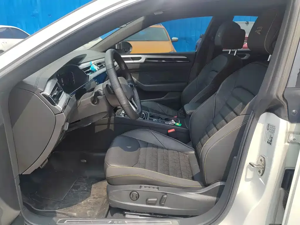 Volkswagen CC 2024 из CN, фото 3