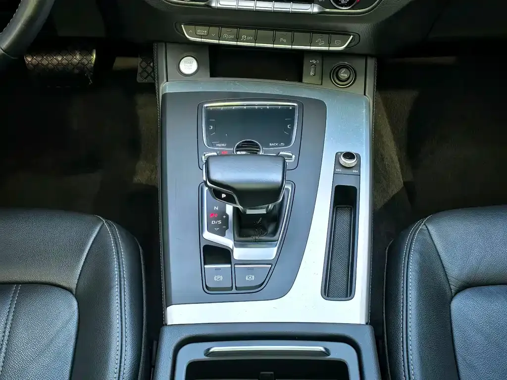Audi Q5L 2021 из CN, фото 7