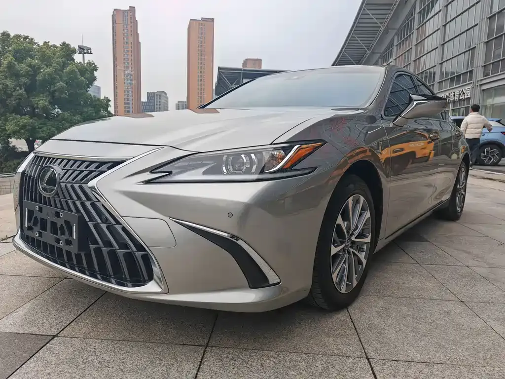 Lexus ES 2023 из CN, фото 1
