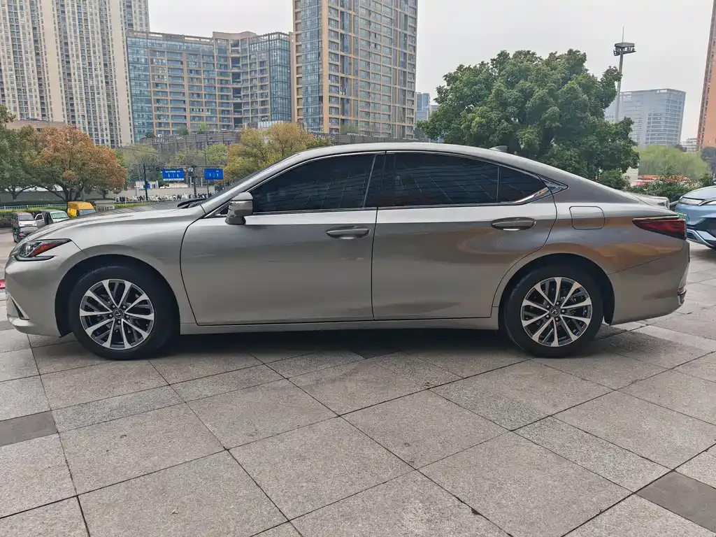 Lexus ES 2023 из CN, фото 8