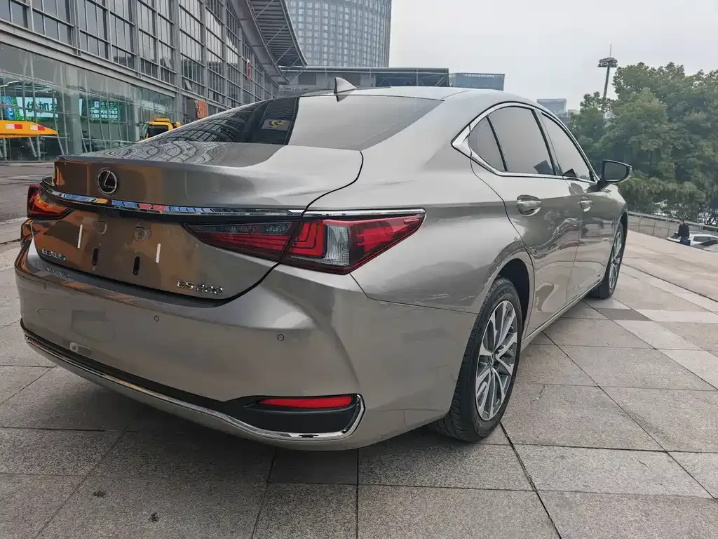 Lexus ES 2023 из CN, фото 6