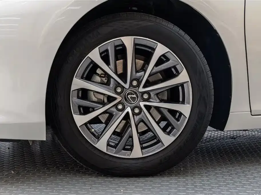 Lexus ES 2024 из CN, фото 3