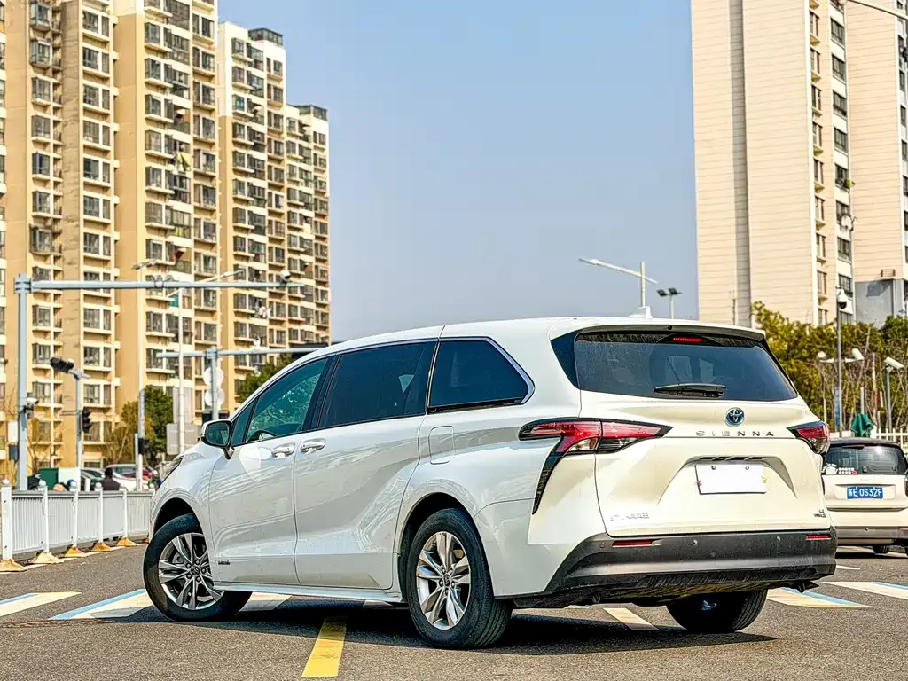 Toyota Sienna 2023 из CN, фото 8