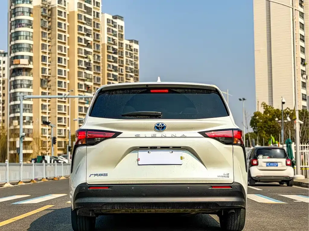 Toyota Sienna 2023 из CN, фото 7