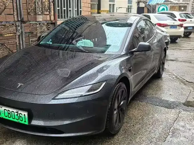 Tesla Model 3 — фото 2