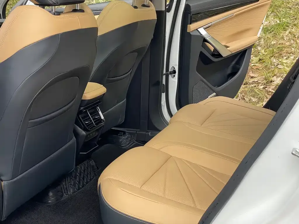 Geely Boyue L 2024 из CN, фото 6