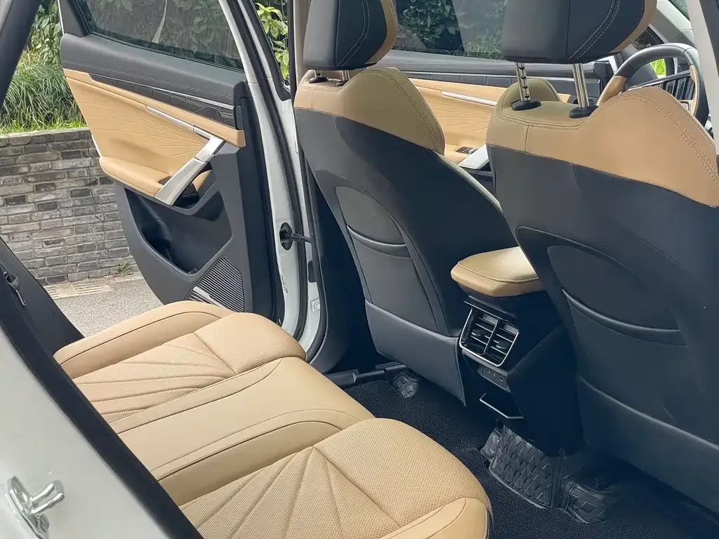 Geely Boyue L 2024 из CN, фото 2