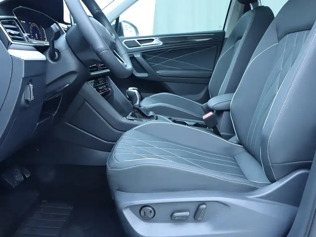 Volkswagen Tiguan L 2025 из CN, фото 8