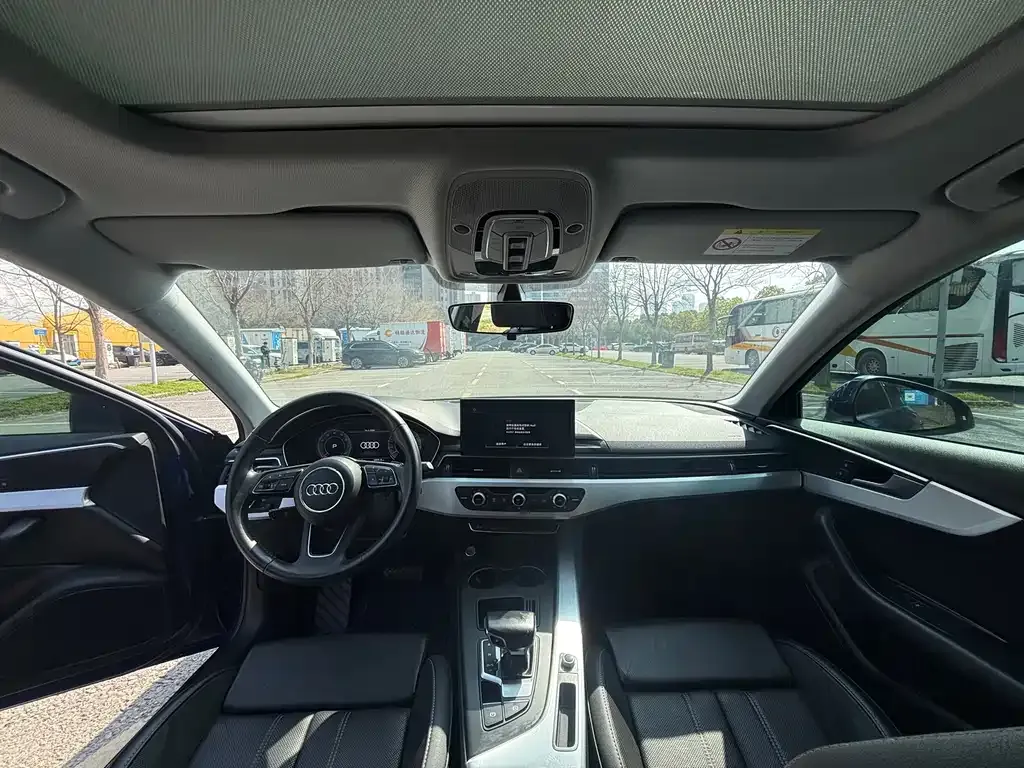Audi A4L 2021 из CN, фото 3