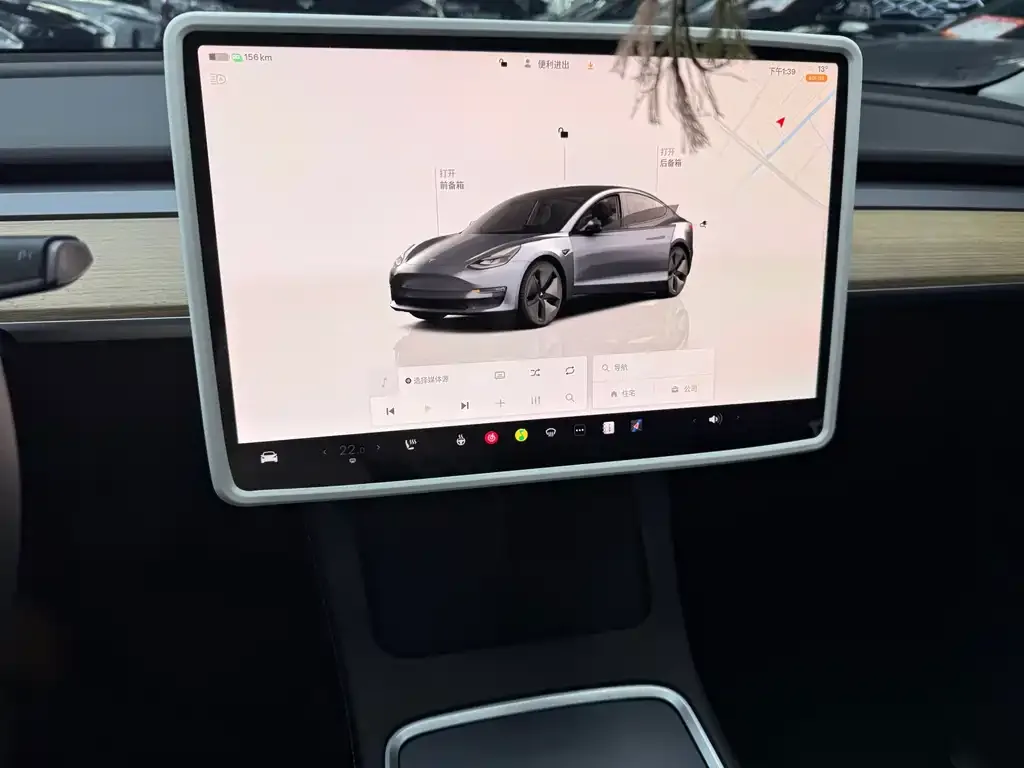 Tesla Model 3 — фото 2