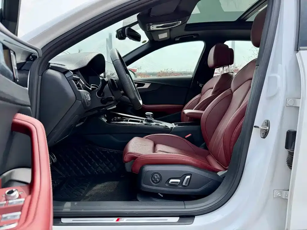 Audi A4L 2024 из CN, фото 9
