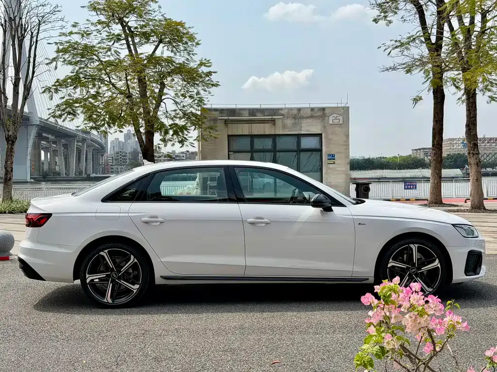 Audi A4L 2024 из CN, фото 2