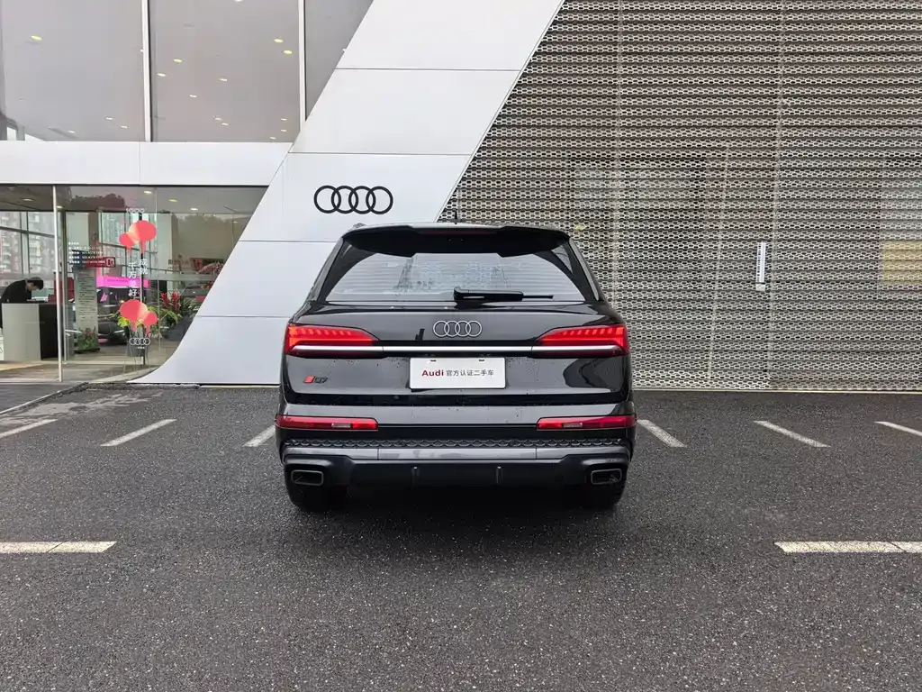 Audi Q7 — фото 8