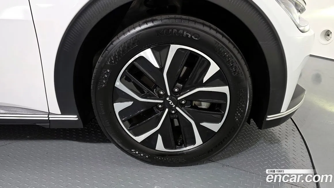 Kia EV6 2023 из KR, фото 10