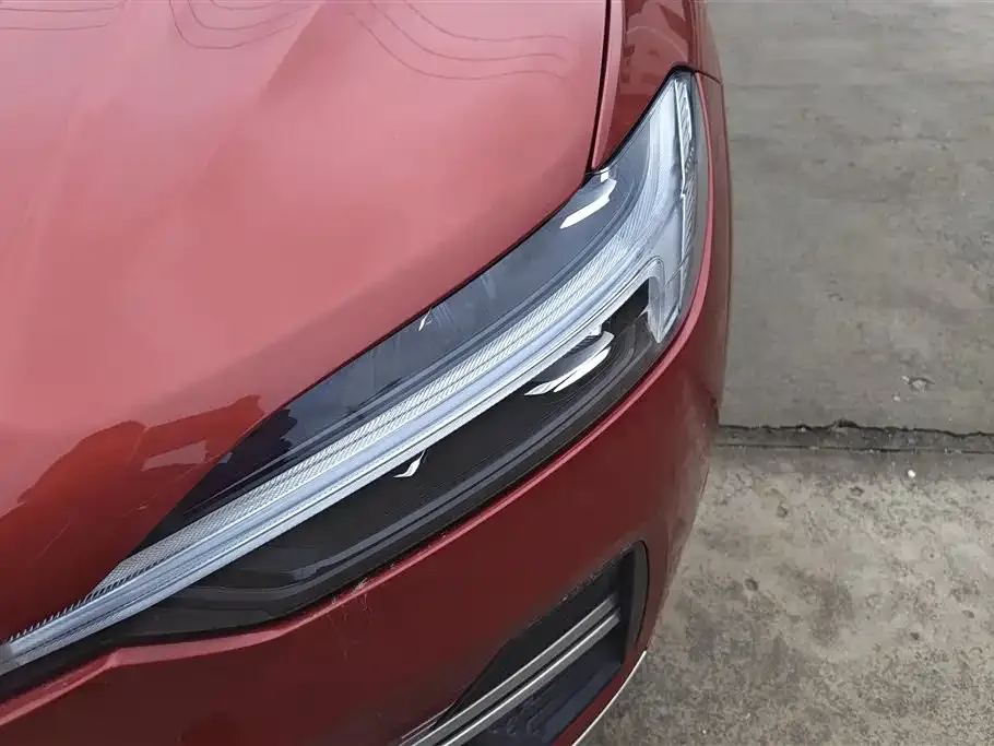 Volvo XC60 PHEV 2022 из CN, фото 3