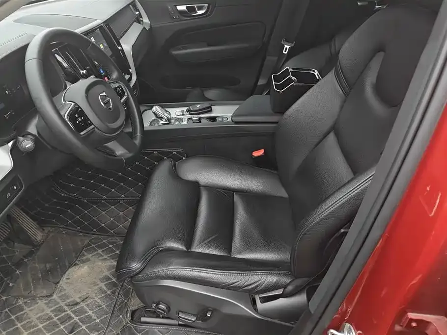 Volvo XC60 PHEV 2022 из CN, фото 5