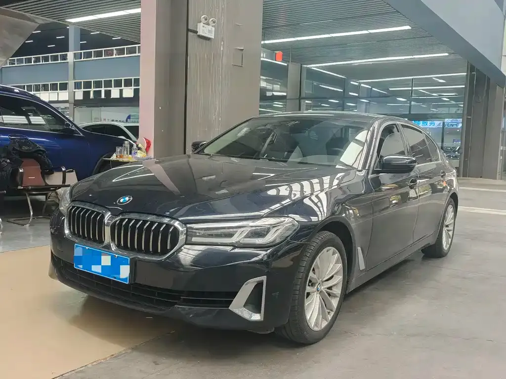 BMW 5 Series — фото 1