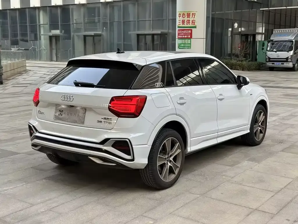 Audi Q2L 2022 из CN, фото 2