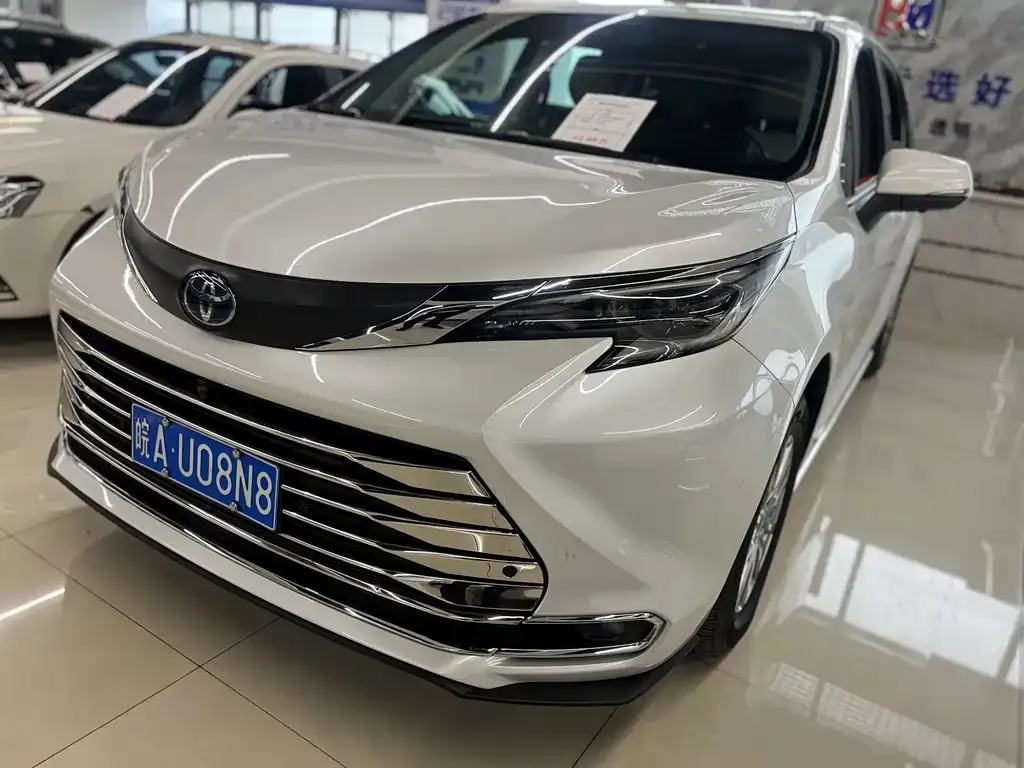 Toyota Sienna 2022 из CN, фото 1