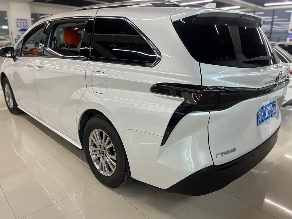 Toyota Sienna 2022 из CN, фото 8