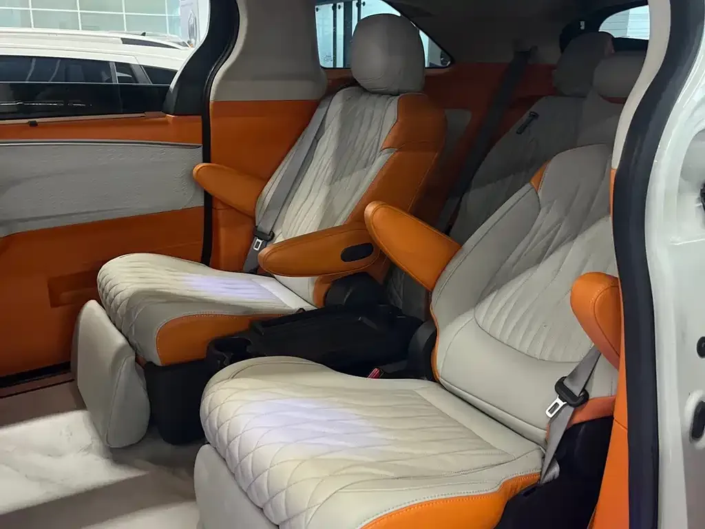 Toyota Sienna 2022 из CN, фото 6