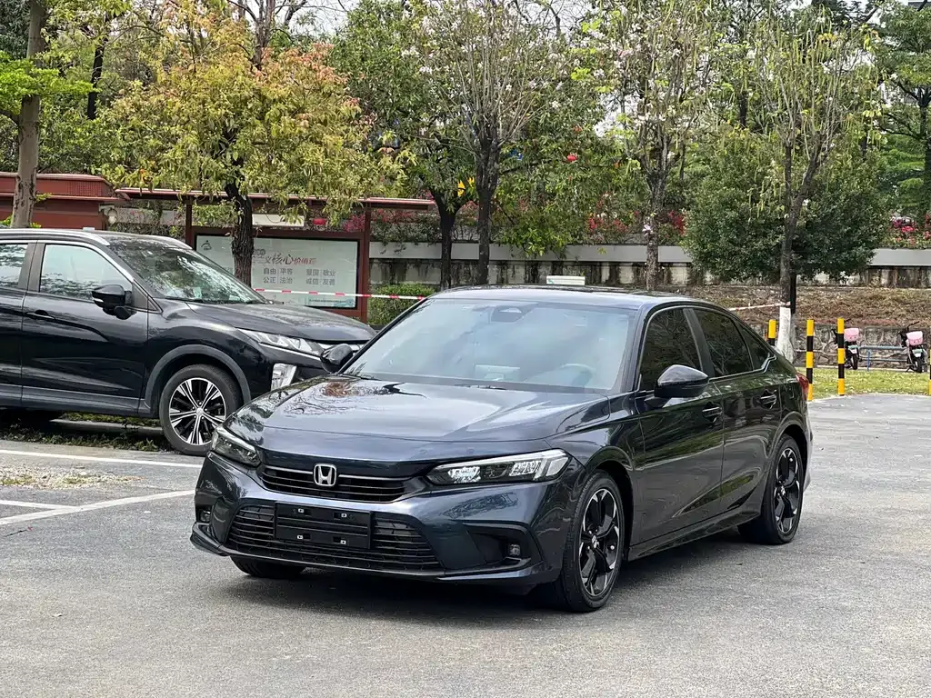 Honda Civic — фото 1