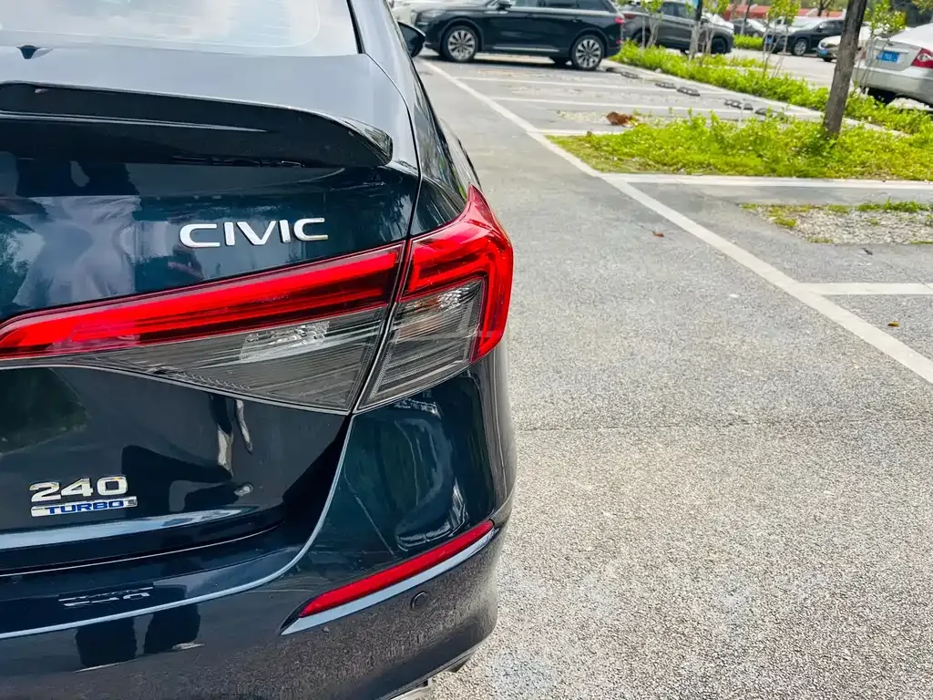 Honda Civic — фото 10