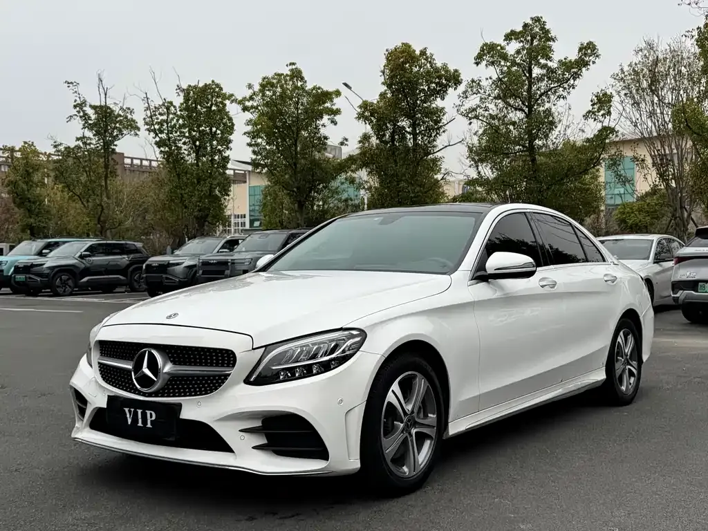 Mercedes-Benz C-Class — фото 1