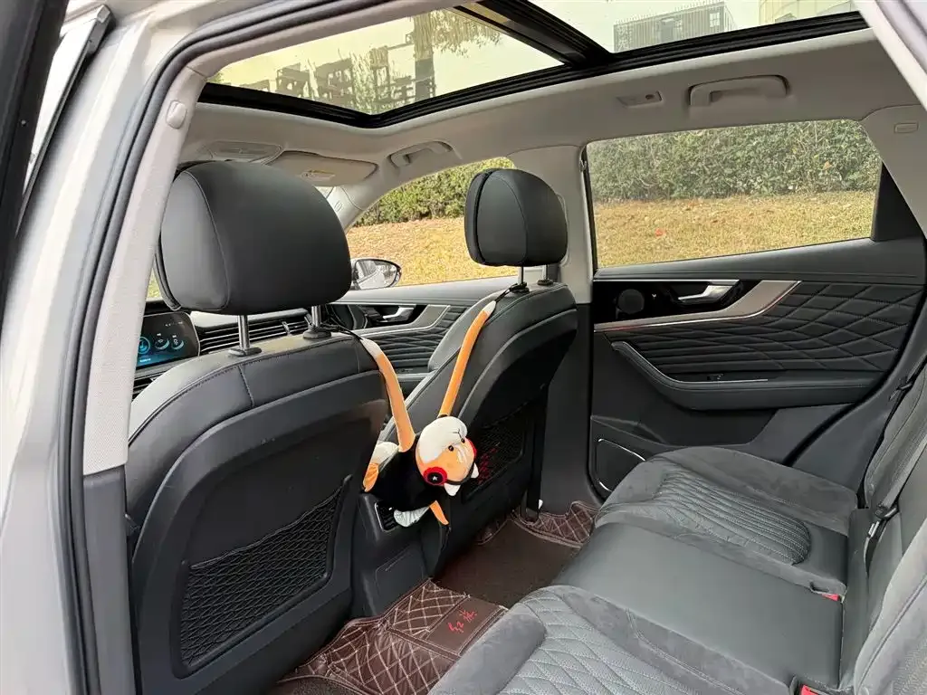 Hongqi HS5 — фото 4