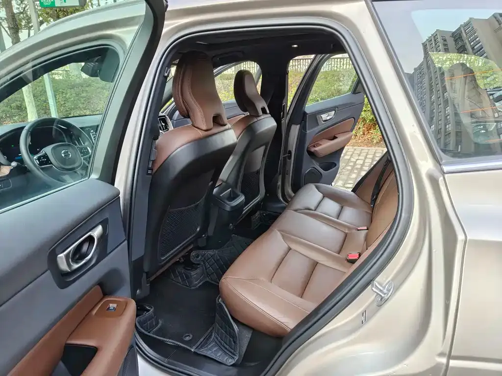 Volvo XC60 2025 из CN, фото 6