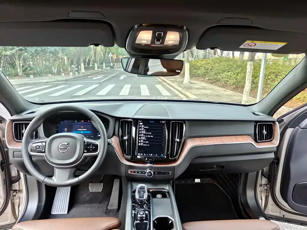 Volvo XC60 2025 из CN, фото 9