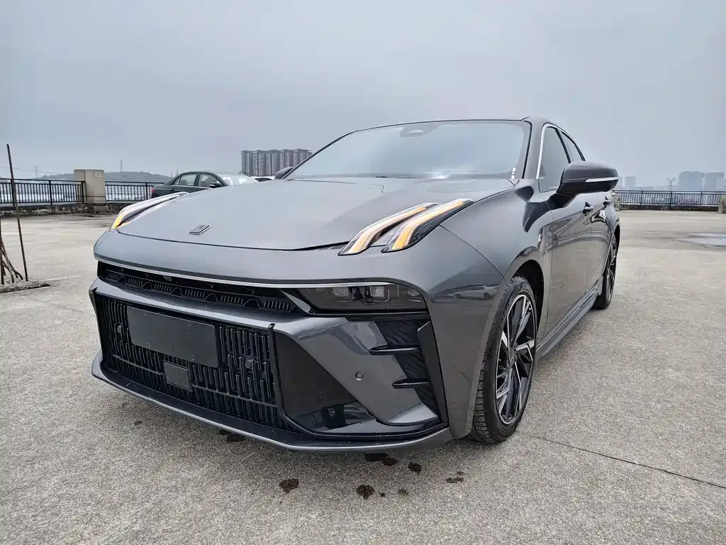 Lynk & Co 03 — фото 1