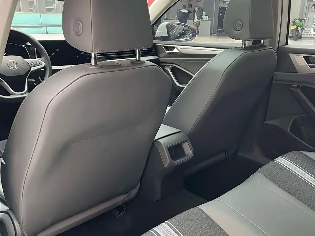 Volkswagen Sagitar 2024 из CN, фото 4