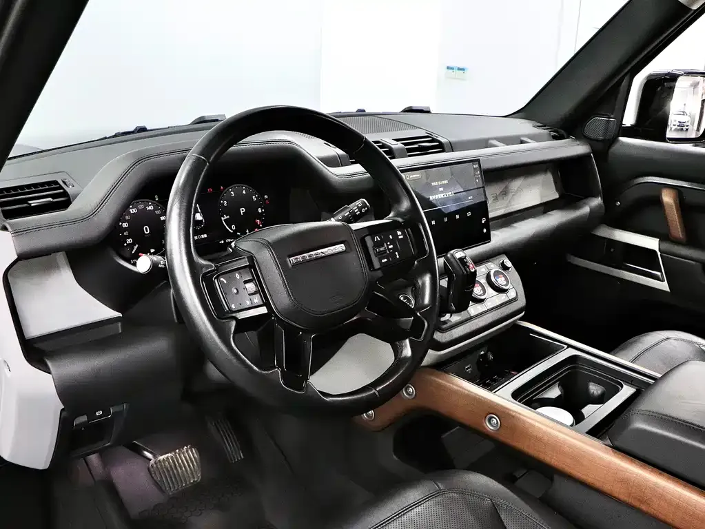 Land Rover Defender — фото 4
