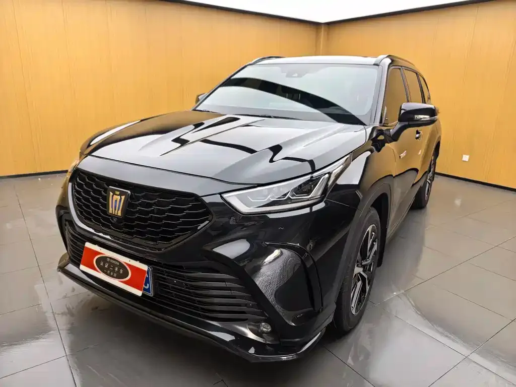 Toyota Crown Kluger 2021 из CN, фото 1