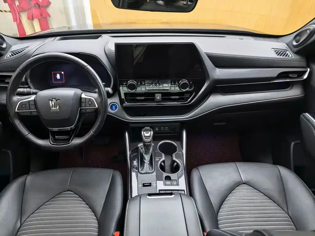 Toyota Crown Kluger 2021 из CN, фото 8