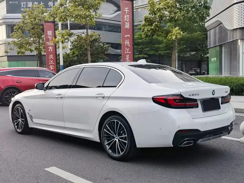 BMW 5 Series — фото 3