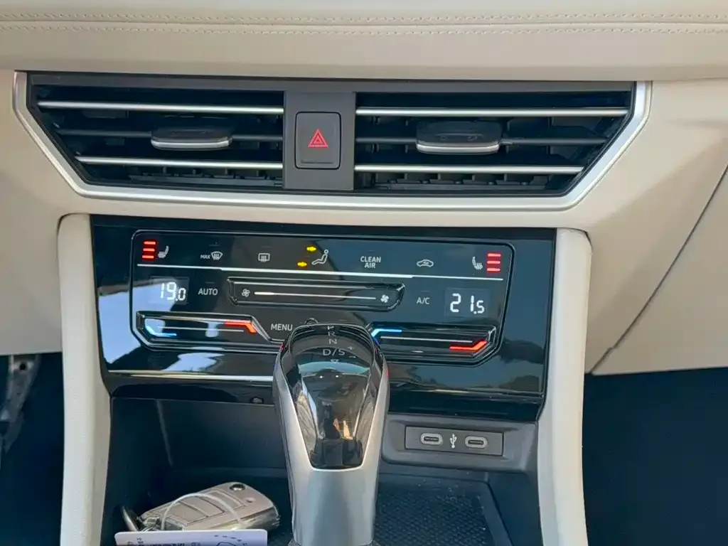 Volkswagen Sagitar 2022 из CN, фото 2