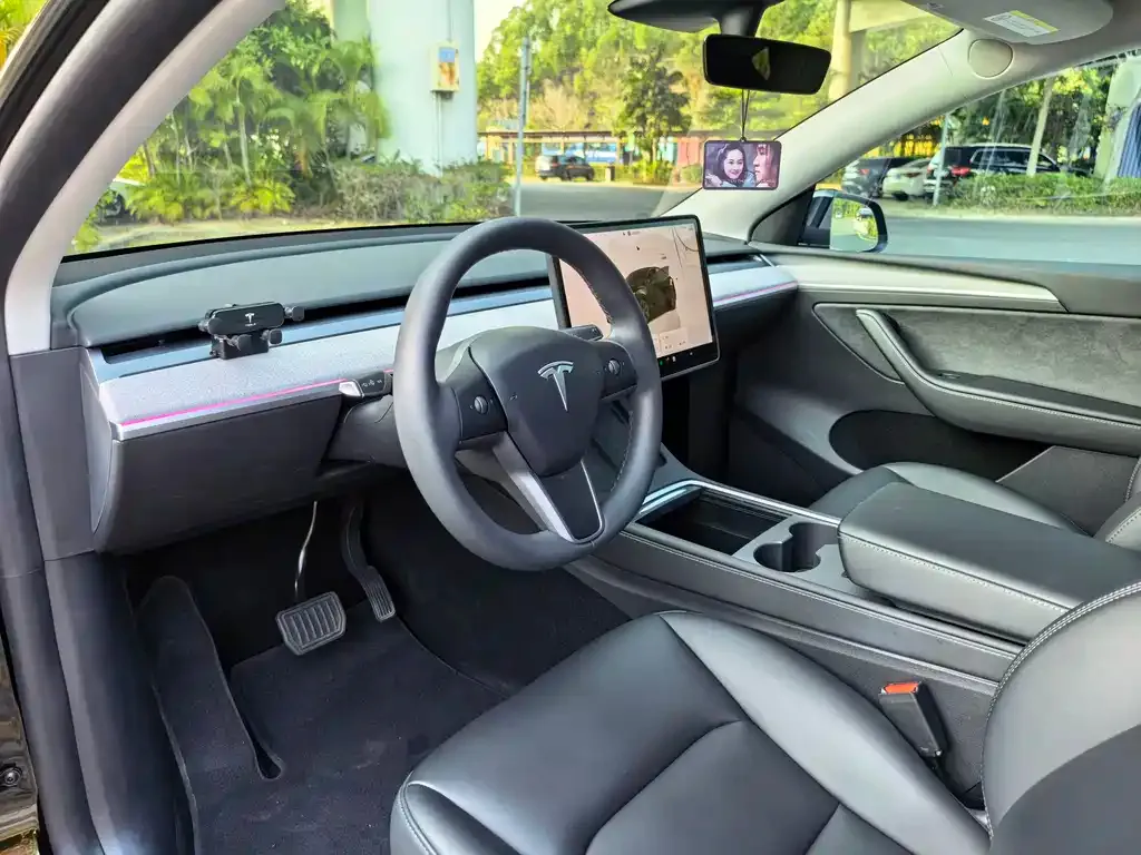 Tesla Model Y — фото 4